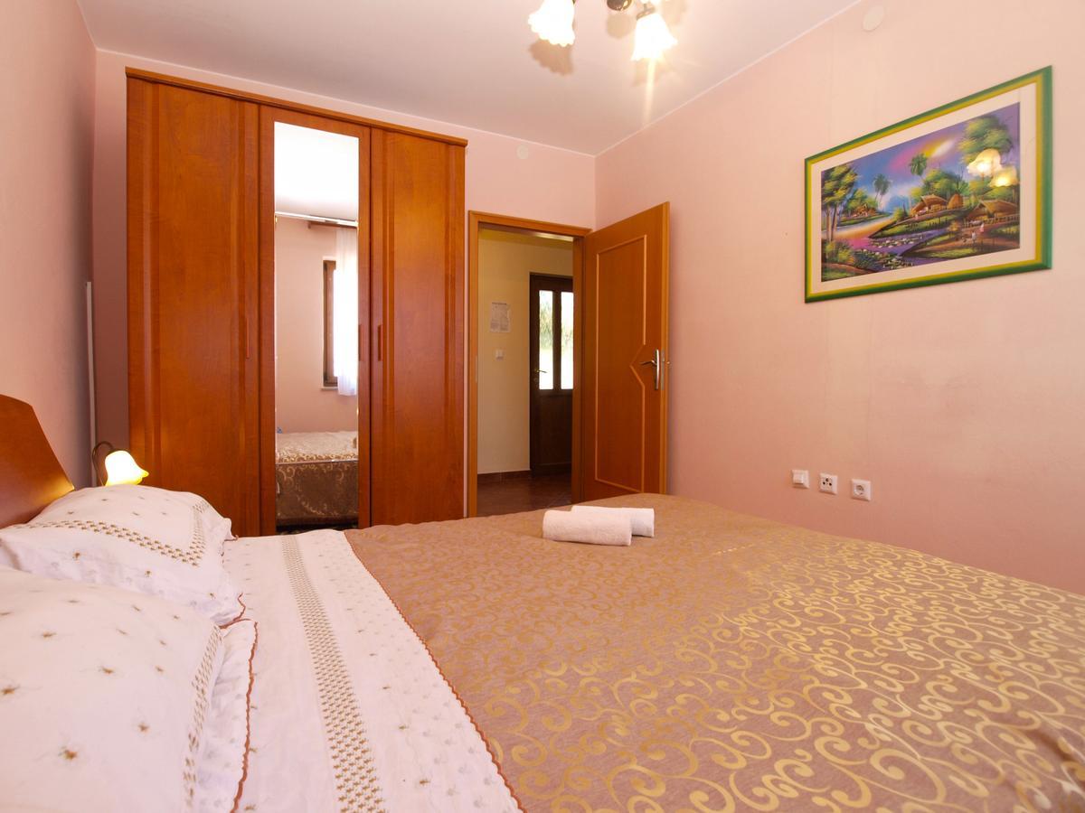 Apartments Mirjana 1655 Kanfanar Buitenkant foto