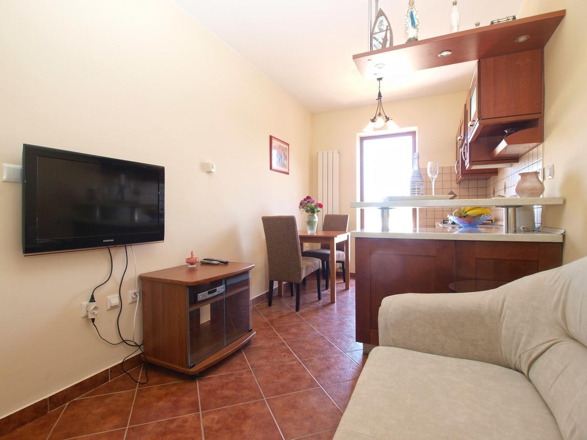 Apartments Mirjana 1655 Kanfanar Buitenkant foto